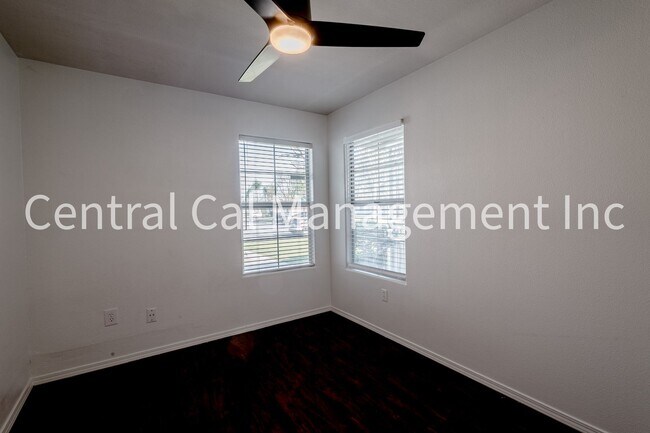 Building Photo - 4 Bedroom/2 Bath Home in Desired Riverlakes Community - $2495 per month!