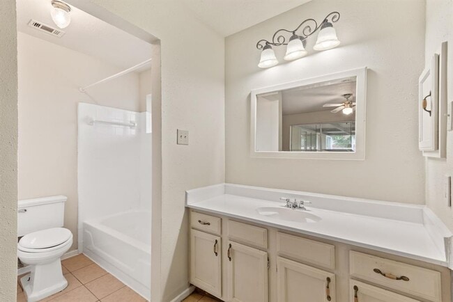 Building Photo - 2602 Orion Dr