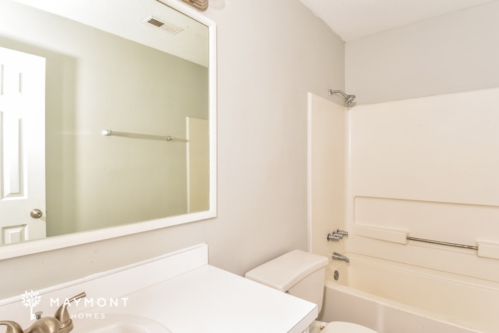 Building Photo - 104 Huntwood Trail