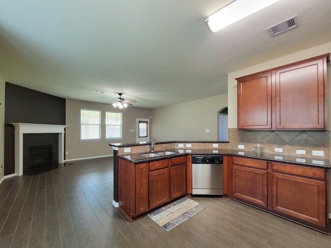 Building Photo - 805 Arlington Pointe Dr