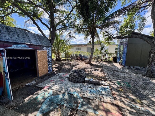 Building Photo - 623 NW 13th Terrace