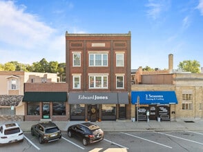 Building Photo - 106 N Main St