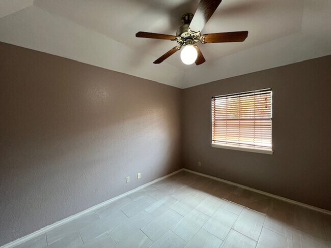 Building Photo - Winfield Subdivision