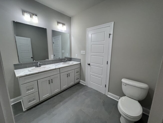 Building Photo - 113 Firethorn Dr