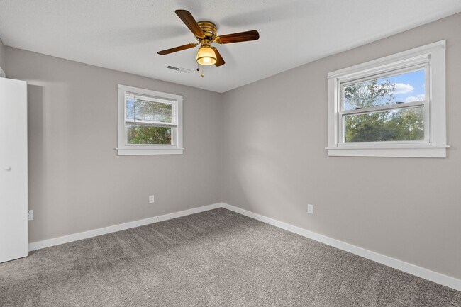 Building Photo - Seller Financing Available!