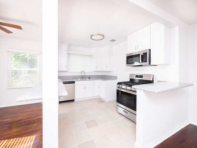 Interior Photo - 11355 Tiara St