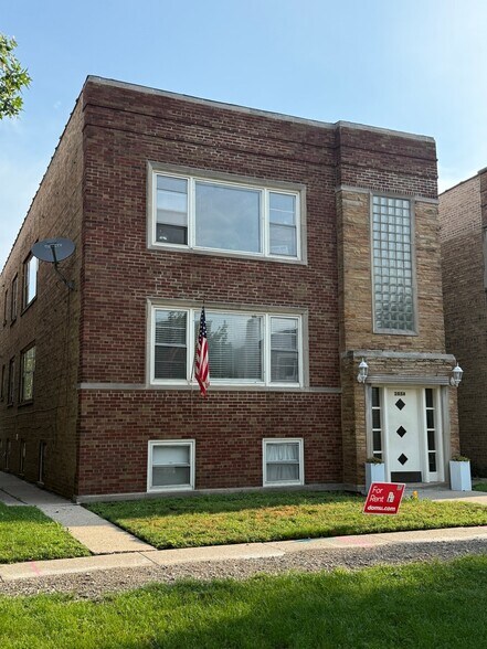 Building Photo - 2854 W Farragut Ave