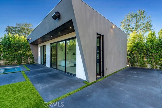 Building Photo - 13016 Chandler Blvd