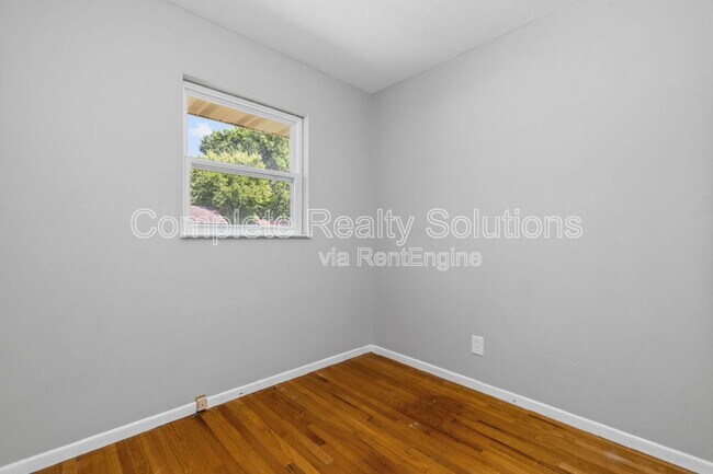Building Photo - 10423 Balmoral Dr