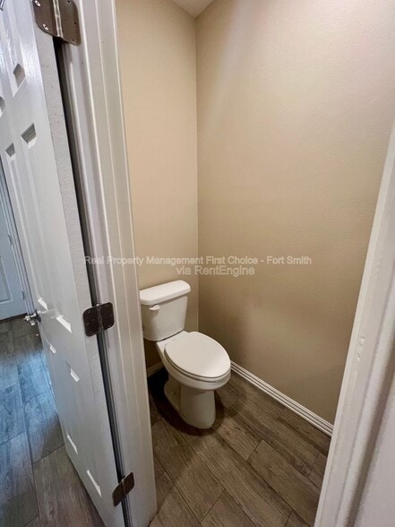 Building Photo - 9921 Landry Dr