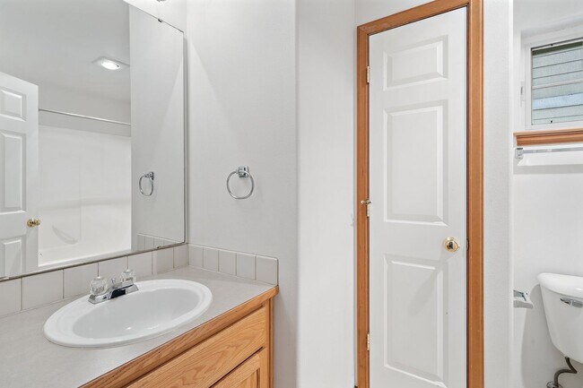 Building Photo - Detached Townhome in Kingston Meadows Community