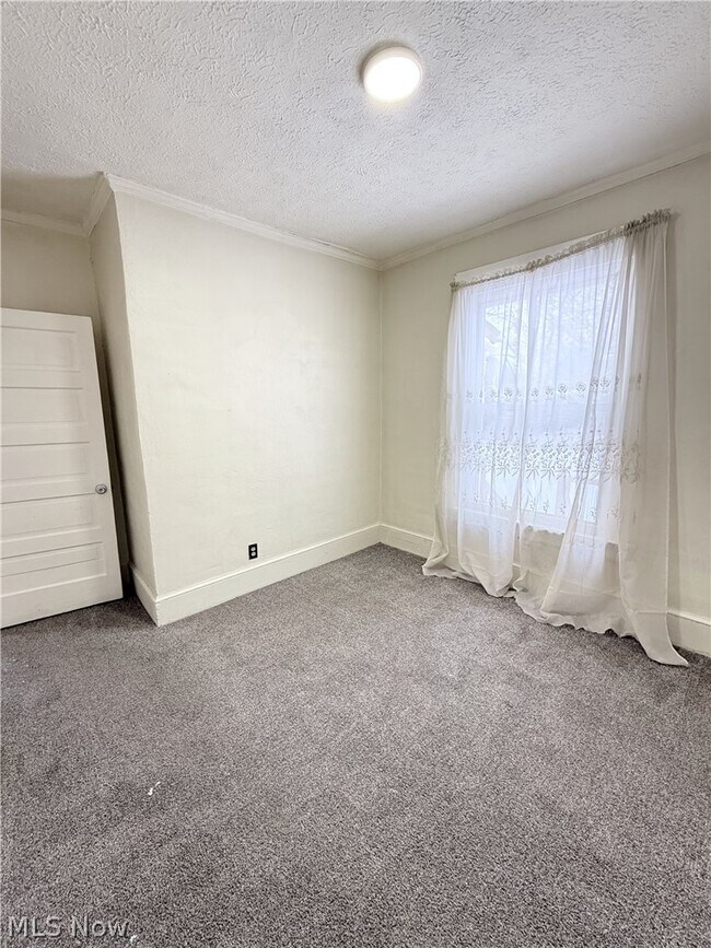 Building Photo - 1253 California Ave