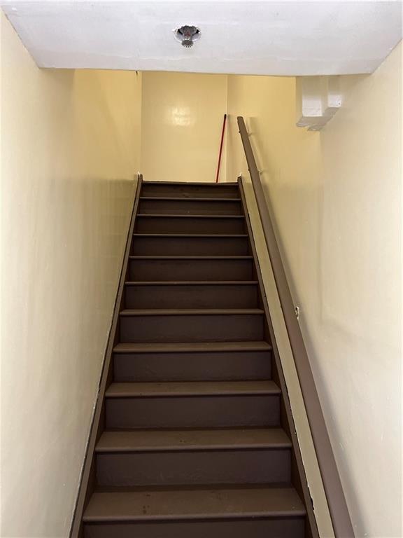 Building Photo - 773 Drew St