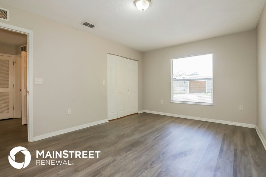 Building Photo - 2147 16th Ave S
