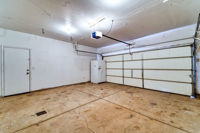 Building Photo - North Yuba City 3 bd 2 bath Home with solar