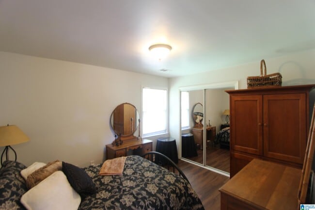 Building Photo - 5987 Waterside Dr