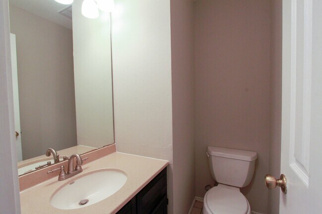Building Photo - Updated 4 Bedroom • 2.5 Bath • West Round Rock • Downstairs Primary Suite • Two Living Areas • La...