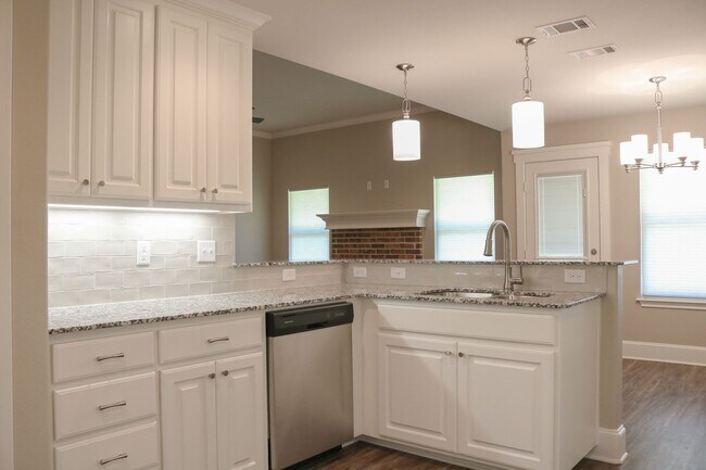 Building Photo - 5421 Meadow Ridge Dr