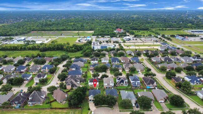 Building Photo - 9002 Sundown Dr