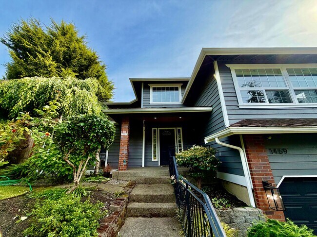 Building Photo - Stunning Elliott Pointe View Home in the Heart of Mukilteo