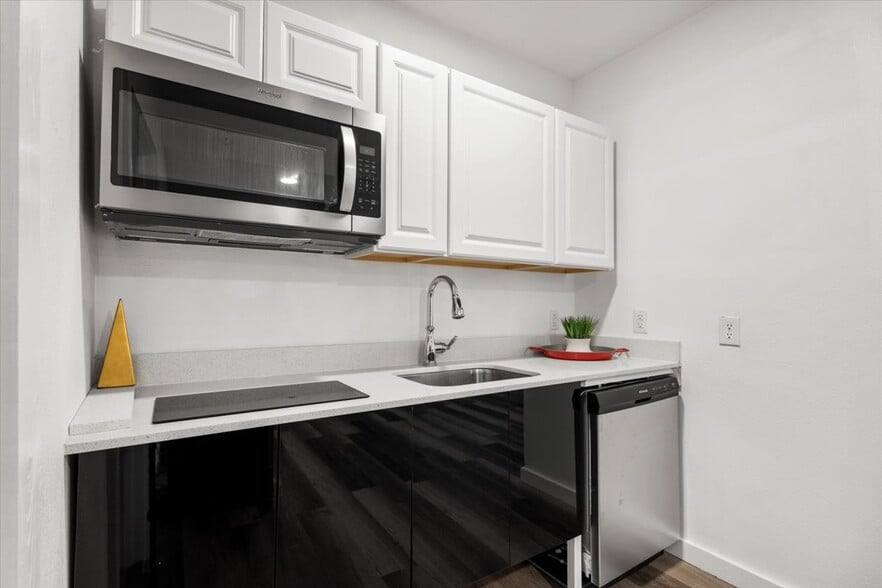 Building Photo - 719 Smith Ave