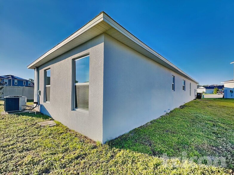 Building Photo - 624 Bullrush Ct