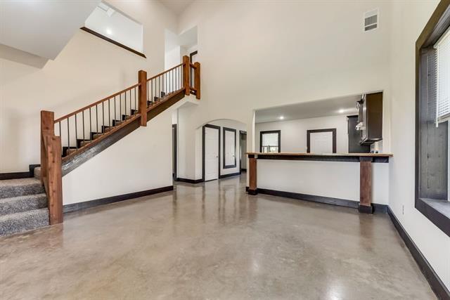 Building Photo - 1071 Deer Ln
