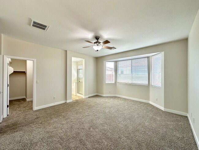 Building Photo - Granite Peaks At Summerlin
