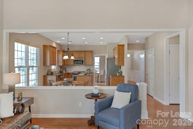 Building Photo - 2076 Belair Dr