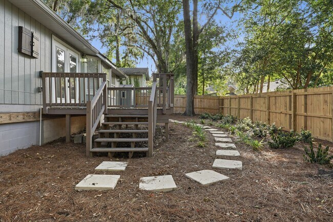 Building Photo - Wellington Place 3 Bedroom 2 Bath