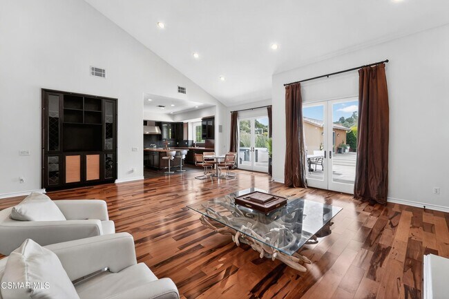 Building Photo - 9651 Sagebrush Ave