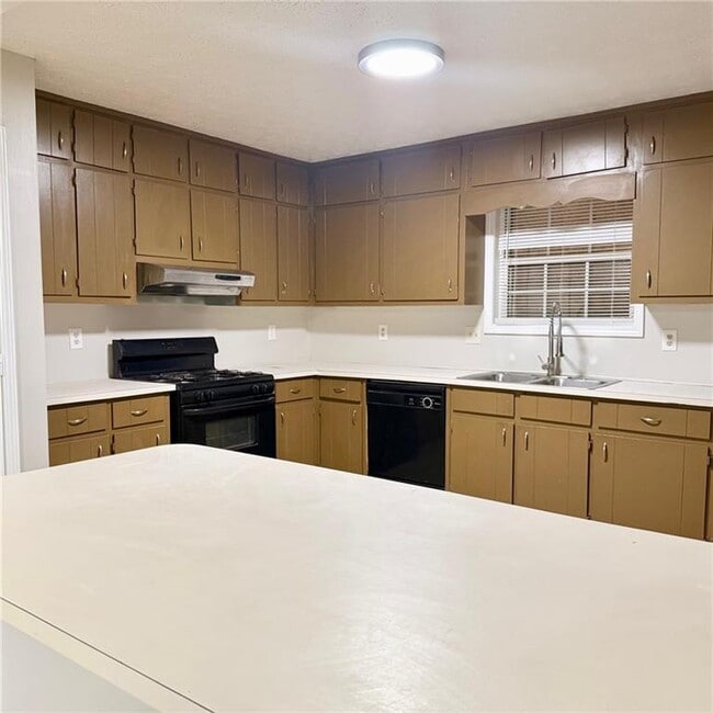 Building Photo - 524 Julius Dr