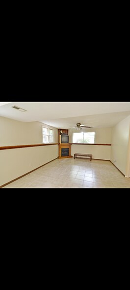 Building Photo - 404 Belmellen Ct