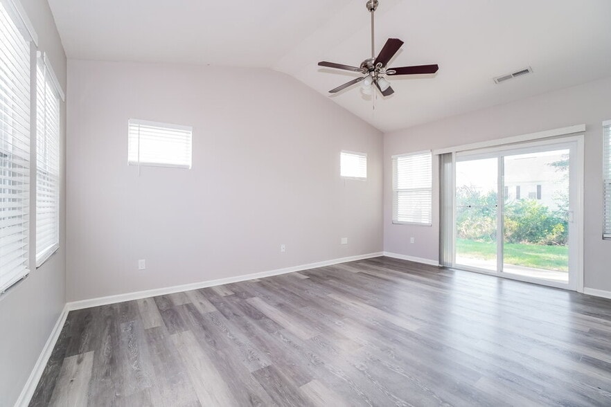 Building Photo - 3978 Lavender Ridge Dr