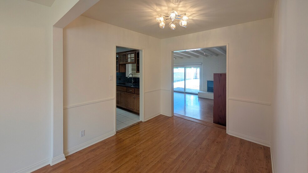 Dining Area - 16955 Bassett St