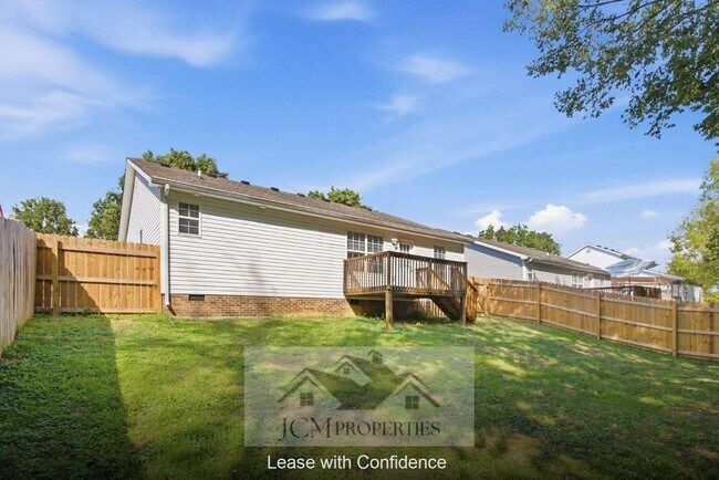 Building Photo - 700 Cottonwood Dr