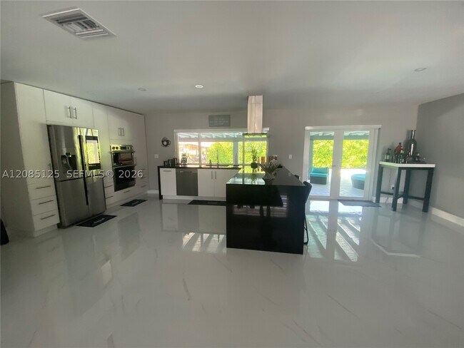 Building Photo - 7010 SW 144th Pl