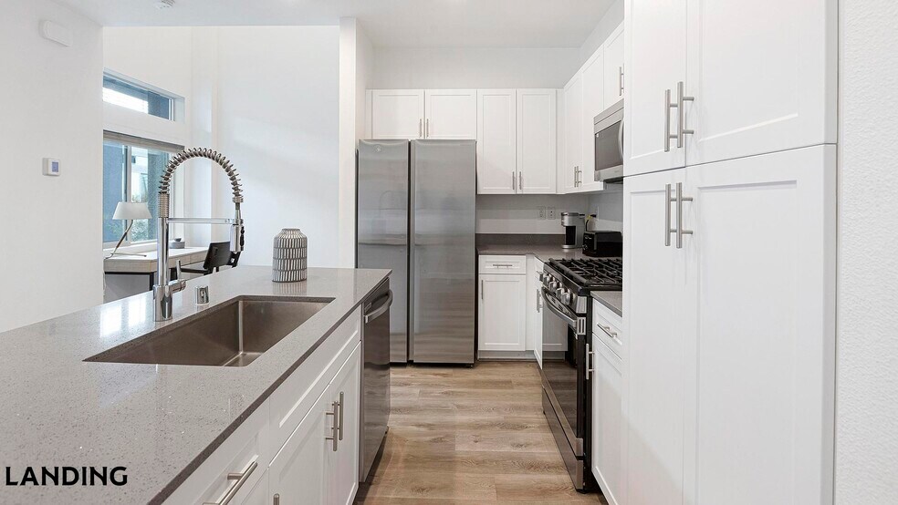 Building Photo - 2705 N Rancho Dr