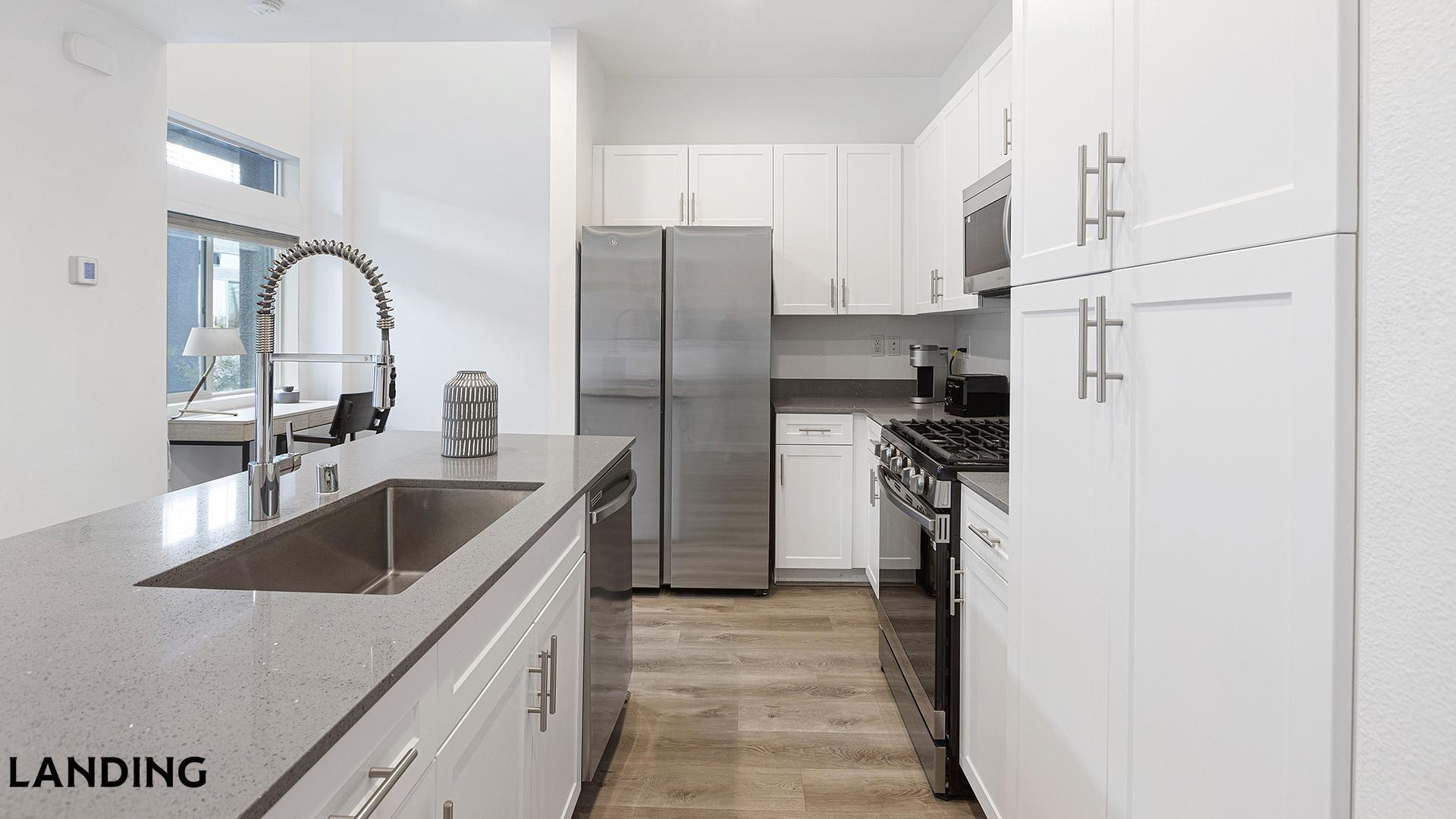 Building Photo - 2705 N Rancho Dr