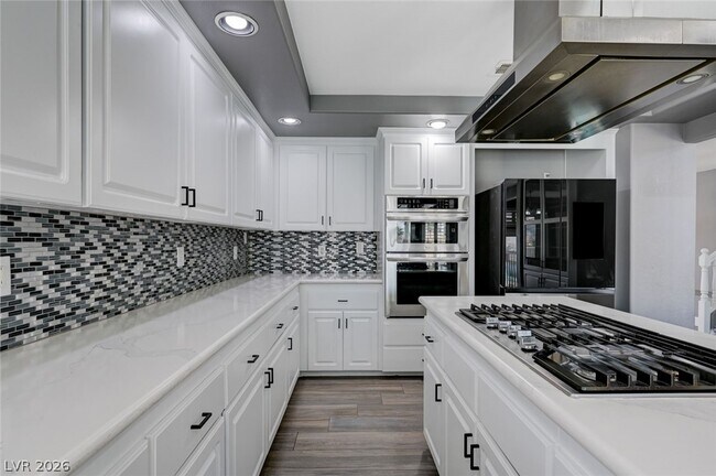 Building Photo - 3800 Beacon Point St