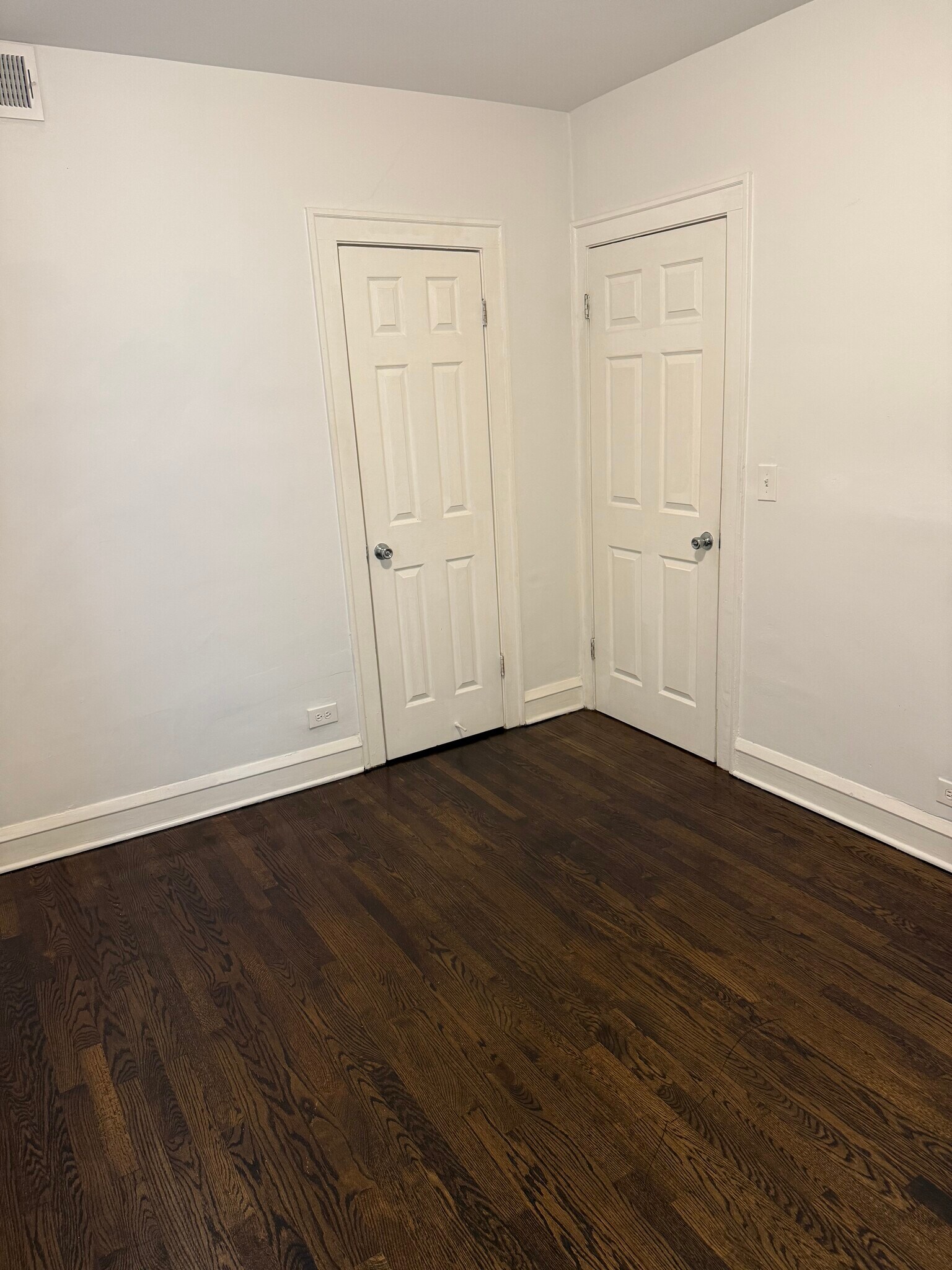 Bedroom 2 - 4872 W Homer St