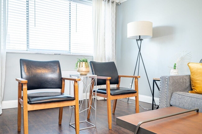 Building Photo - 215 Piedmont Ave NE