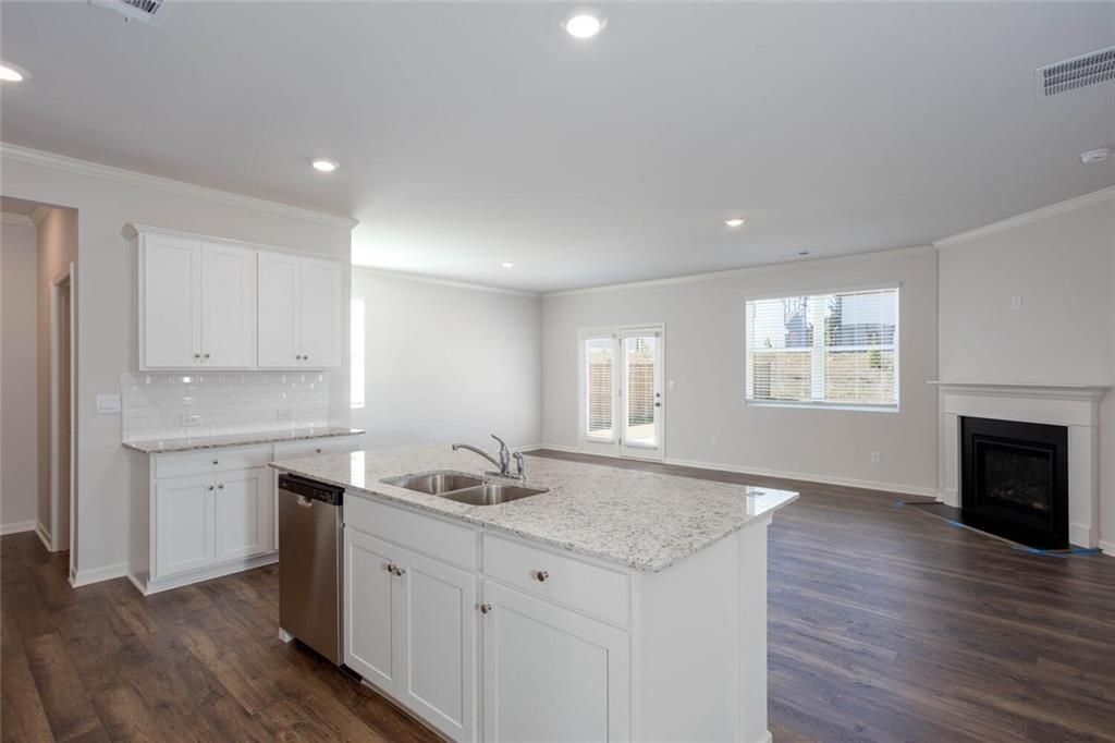 Building Photo - 61 Grv Spgs Ct