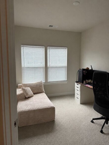 Building Photo - 1207 Gunboat Dr
