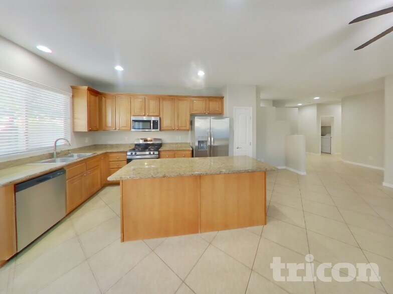 Building Photo - 2204 Turtle Beach Ave