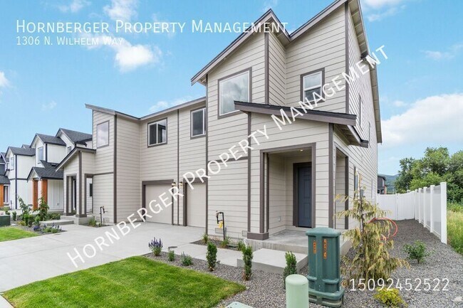 Primary Photo - 1306 N Wilhelm Wy