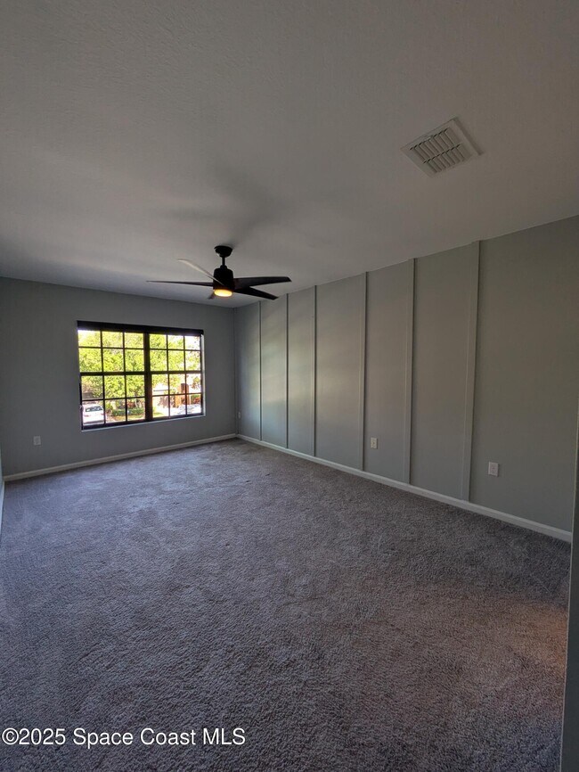 Building Photo - 725 Ventura Dr