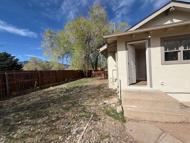 Building Photo - Versatile 4BD/3BA in Stratton Meadows – Gated Community + Private Lower-Level Suite
