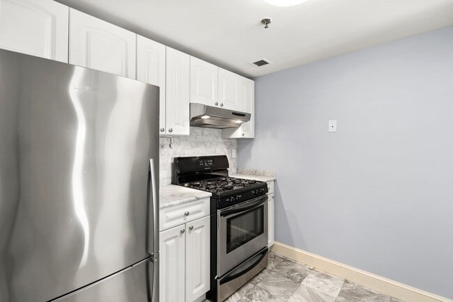 Building Photo - 15 N Beacon St