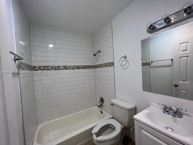 Building Photo - 939 Magnolia Dr